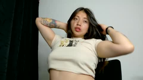 QUEEN OFF MILK online show from August 11, 1:07 am