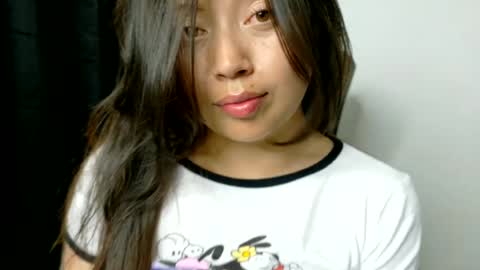 QUEEN OFF MILK online show from August 12, 12:46 am