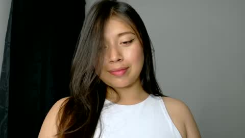 QUEEN OFF MILK online show from August 13, 4:15 am