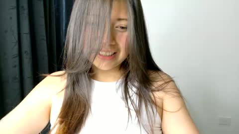 QUEEN OFF MILK online show from August 13, 9:51 pm