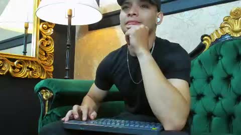 Twitter Alessandr0king online show from July 16, 10:10 pm