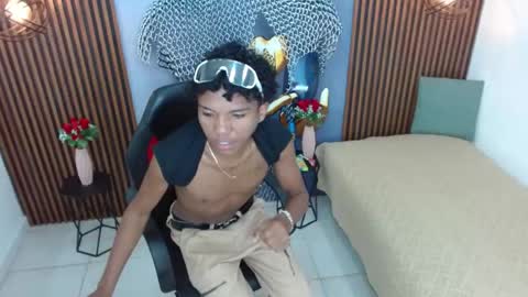 alessandroblack_ online show from August 10, 5:09 am