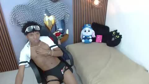 alessandroblack_ online show from August 12, 11:40 pm