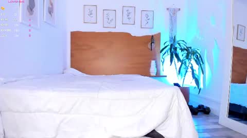 alessia_selene online show from August 6, 3:33 pm