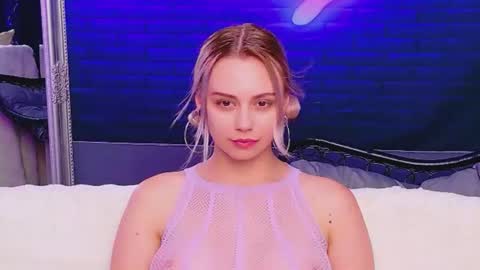 alessiacroft online show from July 14, 10:40 am