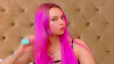 alessiacroft online show from August 12, 9:44 am