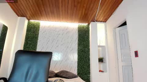 Alessiajames online show from July 31, 12:06 am