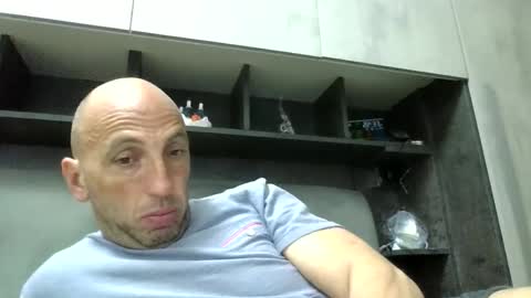 alex120475 online show from April 6, 9:30 pm
