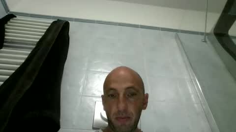 alex120475 online show from April 15, 7:37 am