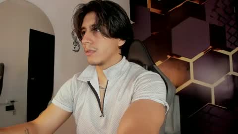 alex online show from August 7, 3:06 am