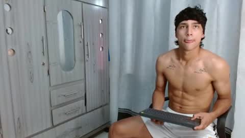 alex online show from August 6, 9:14 pm