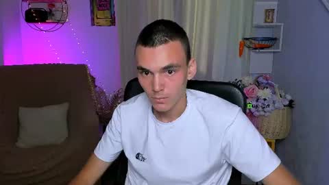 Alex online show from August 17, 3:39 pm