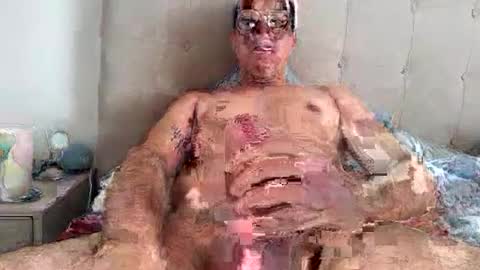 alex_ruiz_ online show from August 17, 6:57 pm