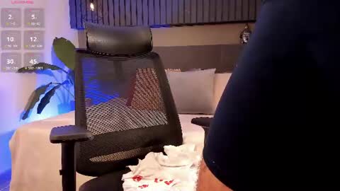 alex_wolf05 online show from August 9, 3:46 pm