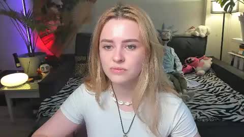 alexa_pirs online show from August 4, 4:15 pm