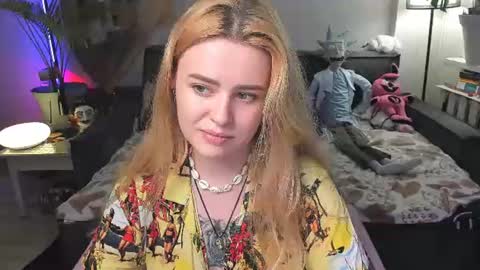 alexa_pirs online show from August 16, 5:39 pm