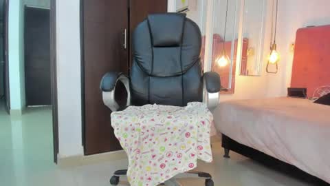 alexaa_marquss online show from August 7, 12:49 pm