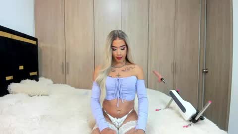 alexamcqueen online show from July 12, 10:05 pm