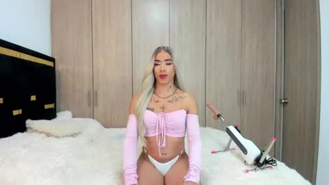alexamcqueen online show from July 16, 8:42 pm