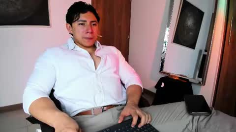 Alex online show from August 12, 3:31 am