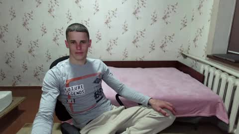 alexanderstrongs online show from April 21, 7:17 pm