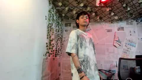 chicos hot online show from August 16, 1:37 pm