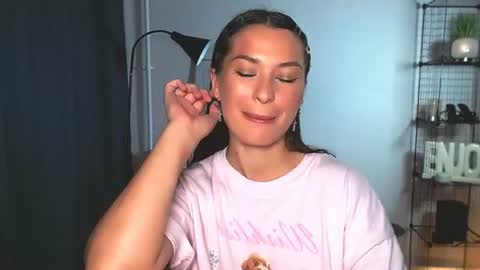 alexasven online show from July 22, 2:03 am