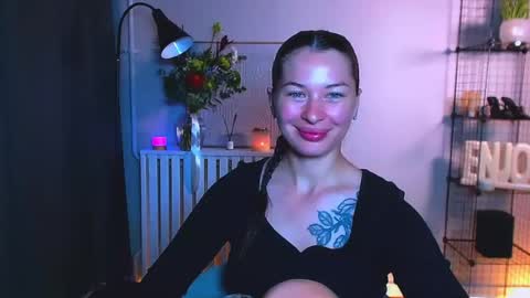 alexasven online show from August 3, 11:34 pm