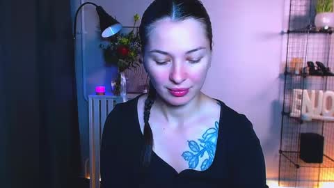 alexasven online show from August 4, 1:24 am