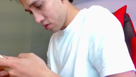 alexgiraldo__ online show from August 7, 3:23 pm