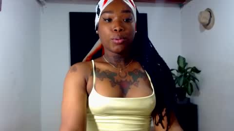 alexia_sinclaire24 online show from August 9, 1:17 am