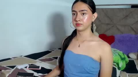 -- ALEXIS -- online show from August 12, 5:43 am