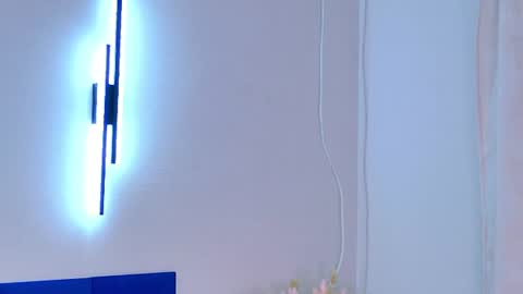 alexis_lovelyy online show from August 14, 9:35 am