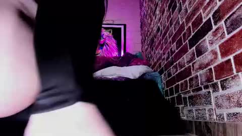 Alexis online show from August 8, 12:05 pm