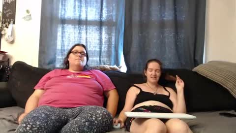 Alexis online show from July 3, 10:45 pm
