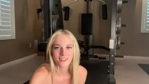 alexispaige06 online show from August 11, 9:39 pm
