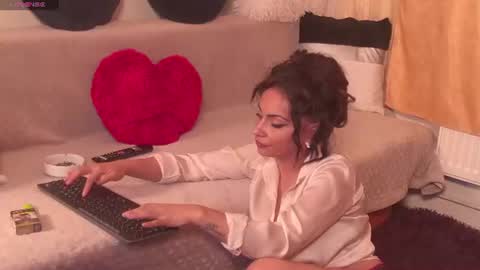 Alexis online show from August 13, 7:50 pm