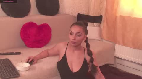 Alexis online show from August 14, 2:43 pm