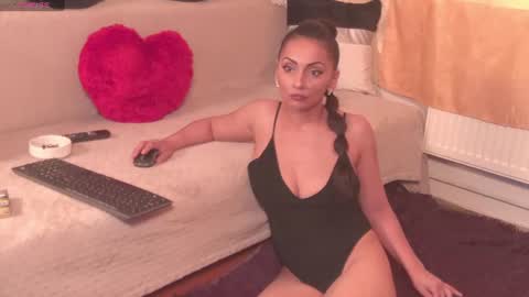 Alexis online show from August 14, 5:05 pm