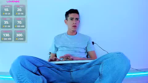 Alex online show from August 2, 8:05 pm
