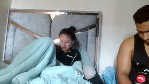 alexvsluisa online show from August 6, 3:33 pm