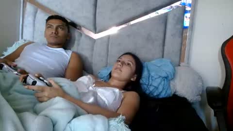 alexvsluisa online show from August 9, 5:47 pm