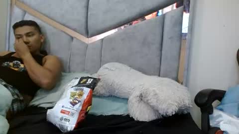 alexvsluisa online show from August 10, 7:37 pm