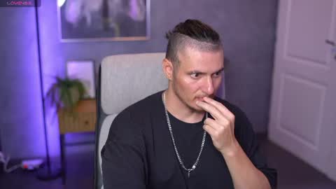 Alex online show from August 18, 7:47 am