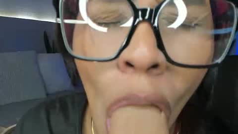 aleya_black online show from August 11, 1:51 am