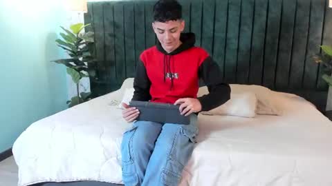 Alfred Vittar online show from August 10, 3:52 am