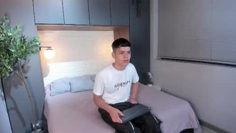 Alfred Vittar online show from August 12, 3:53 am