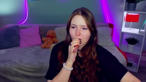 AlicaPeach online show from August 6, 3:00 pm