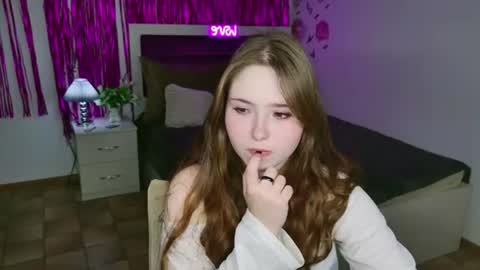 AlicaPeach online show from August 11, 10:06 am