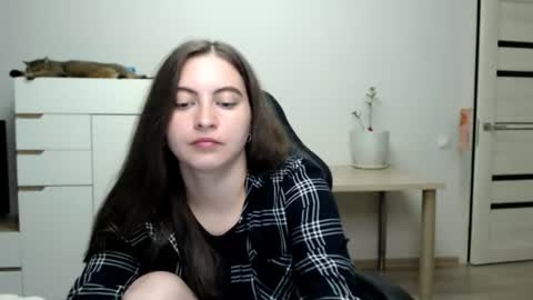 Alice online show from August 3, 8:27 pm